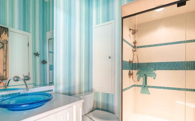 Haider Glass Specialties — Glass, Mirror & Shower Doors in Bismarck, ND